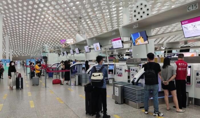 深圳解除颱風、暴雨預警 機場有序恢復航班運營
