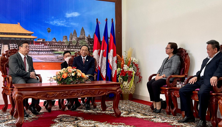丘應樺訪柬埔寨 向當地商界說好香港故事