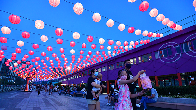 圖集｜東涌東海濱長廊首度舉行花燈節 化身區內居民休閒地