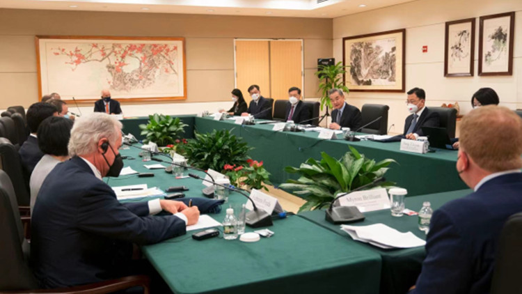 王毅談中國自身發展和對美政策的確定性