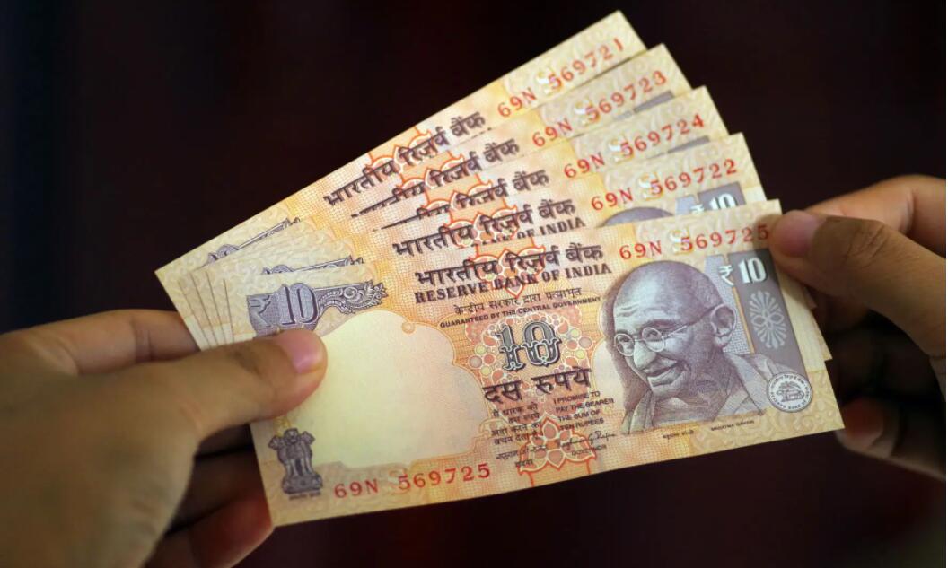 印度盧比兌美元跌至紀錄低點 印度央行一再干預但未能扭轉