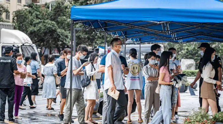10月10日深圳新增14例確診病例和19例無症狀感染者，其中外省輸入人員關聯病例27例