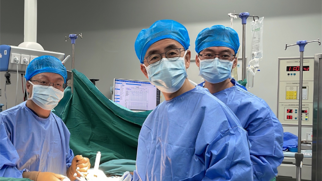澳門少女在港大深圳醫院接受脊柱側彎手術重獲信心