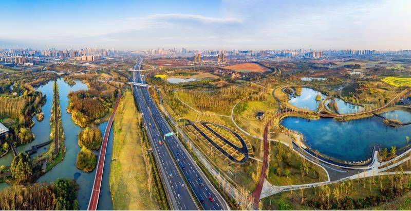 對話天府旅遊名縣書記｜成都市錦江區委書記陳志勇：加快建設國際消費中心城市核心區 打造時尚旅遊新標桿