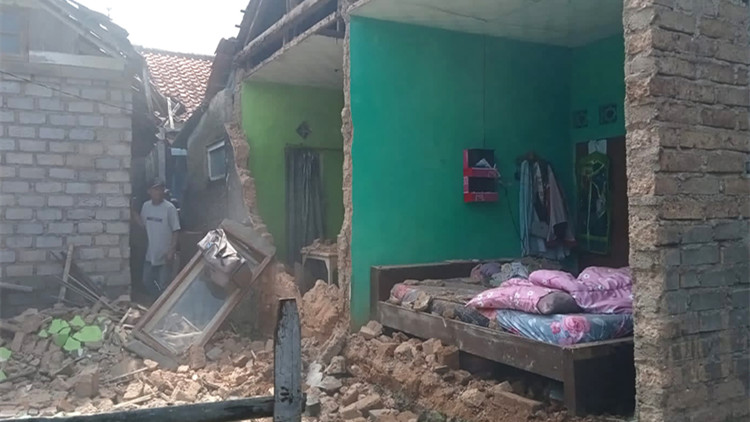 印尼地震已致56人死700多傷