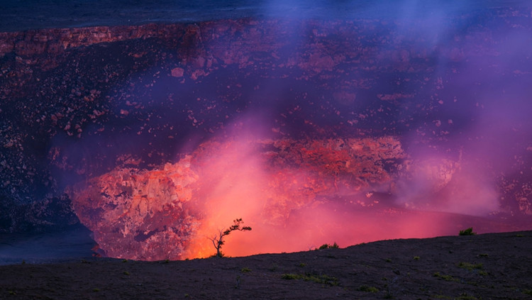 世界最大活火山開始噴發 美國提升警戒級別