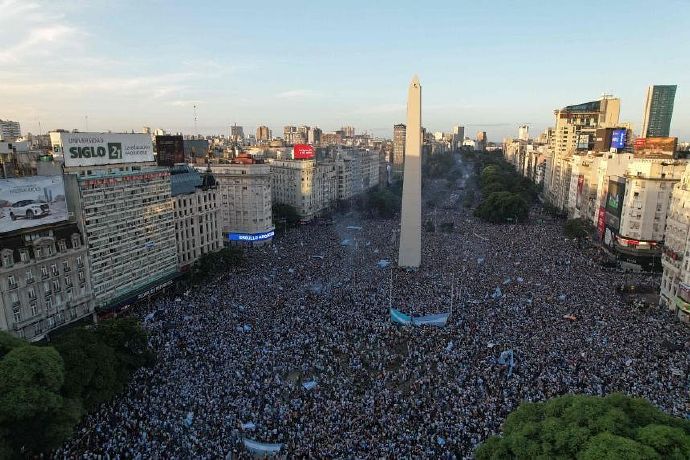 時隔36年再奪世界盃，阿根廷經濟會「沾光」嗎？