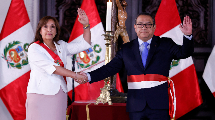 秘魯總統改組內閣和任命新總理 並主持新內閣宣誓就職儀式