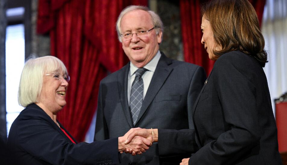 默里成美國史上首位女性參議院臨時議長