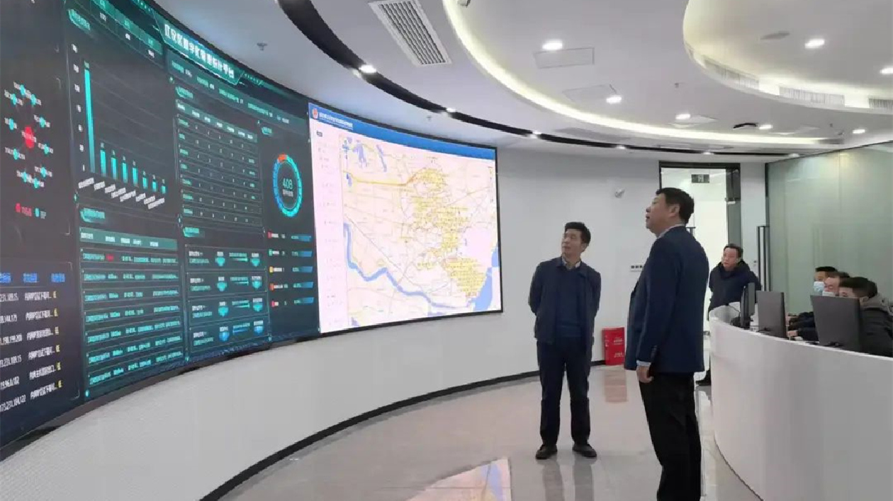 江漢區委書記李湛調研「數智江漢」建設工作