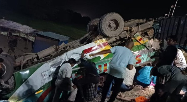 印度發生嚴重交通事故致14人死亡 50多人受傷