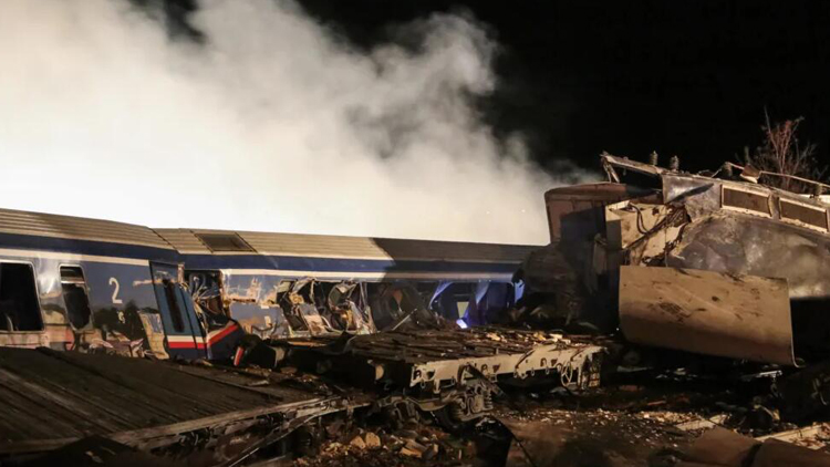 希臘發生火車相撞事故 已致26人死亡