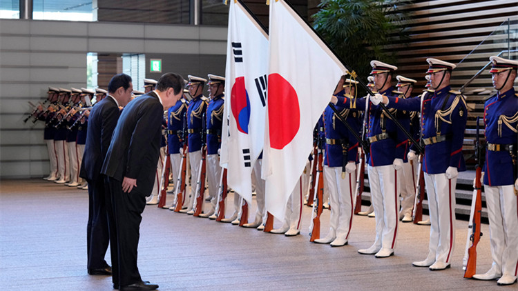 尹錫悅向日本國旗敬禮惹爭議 韓總統室澄清