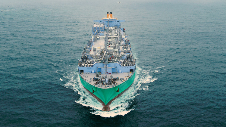 香港首艘浮式儲存再氣化裝置船抵港 為海上天然氣接收站作最後調試