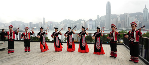 桂崇左壯族天琴藝術走進香江