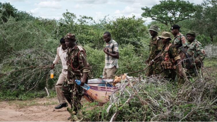 肯尼亞一邪教組織據點內發現的遇難者遺體升至89具 有生還者拒絕接受救援