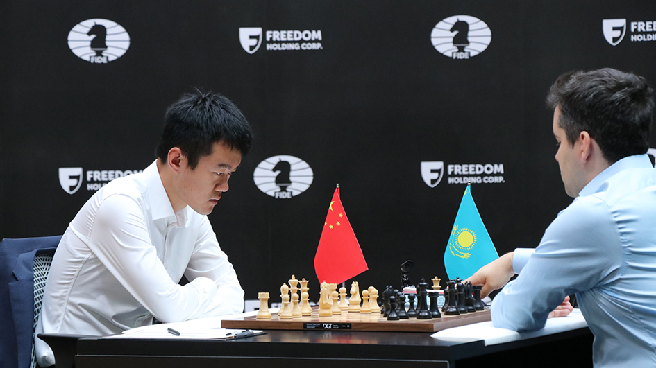 丁立人力克涅波姆尼亞奇 中國男子棋手首度加冕國際象棋世界棋王