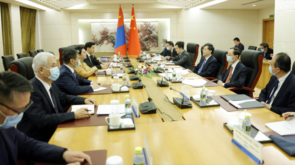 秦剛同蒙古國外長會談 一致同意加強防治沙塵暴合作
