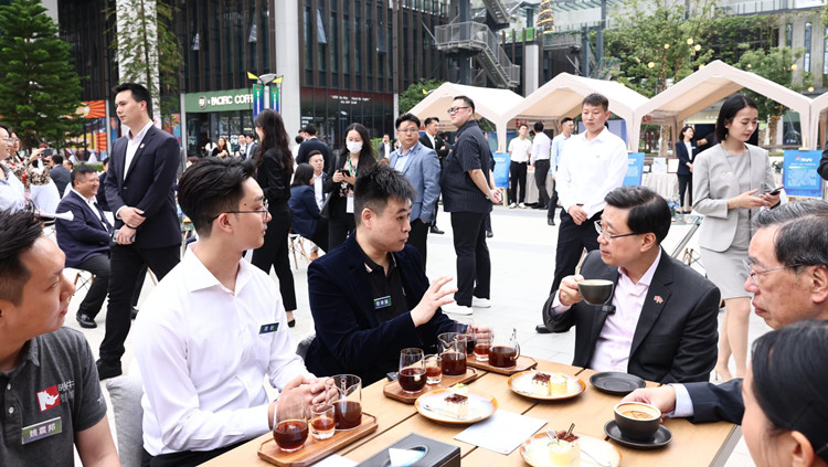 港青深圳創業獲李家超點讚 前海這家咖啡店背後有什麼故事