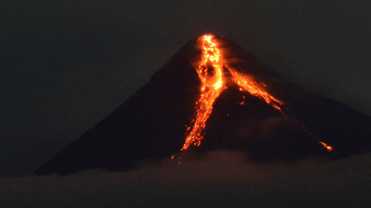 菲律賓馬榮火山活動持續 超2萬人撤離