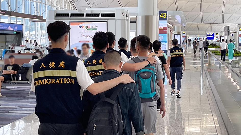入境處將33名越南籍非法入境者遣返
