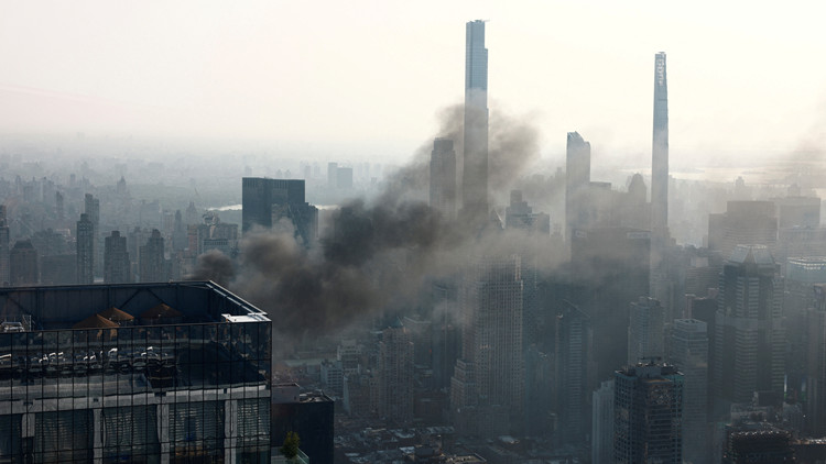曼哈頓一起重機起火並部分倒塌  致11人受傷