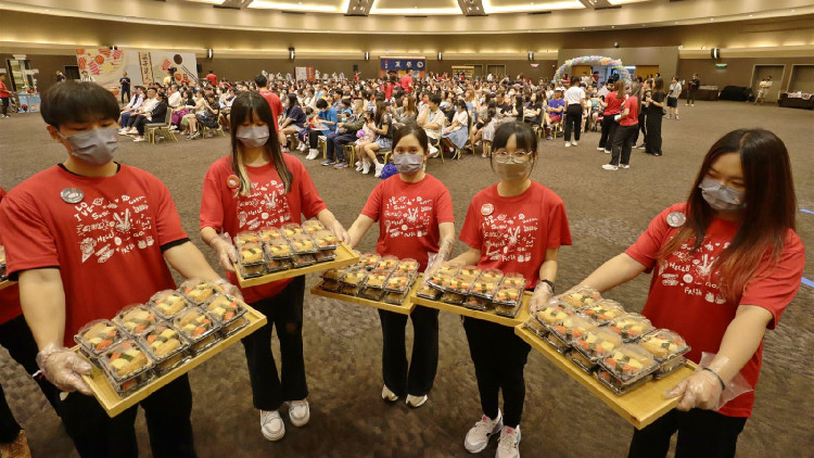 爭鮮舉辦「最大規模的壽司品鑑活動」 創下健力士世界紀錄