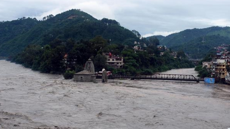 印度喜馬偕爾邦暴雨災害增至71死