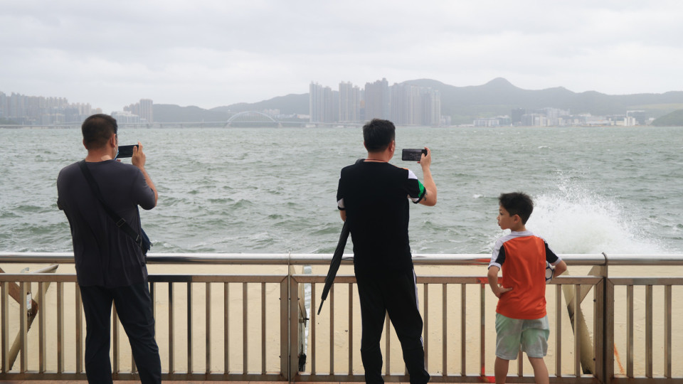 香港天文台發出「雷暴警告」 有效時間延至正午12時