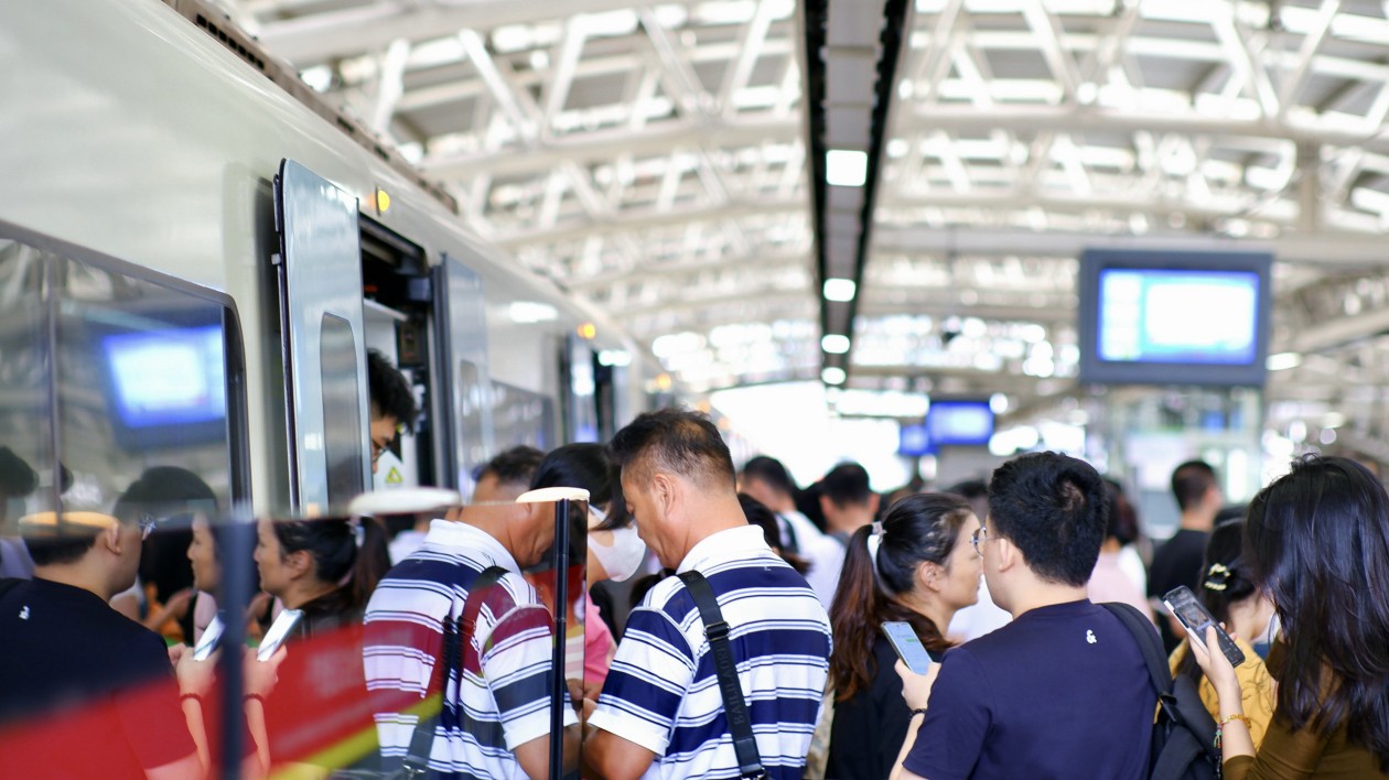 933萬人次  廣州地鐵暑期日均客流比6月增長8.1%