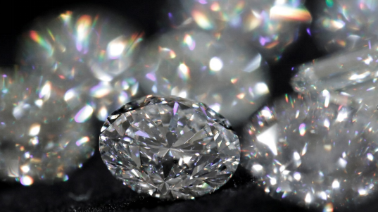 人造鑽石漸受婚禮市場歡迎 天然鑽石價格一年大跌四成