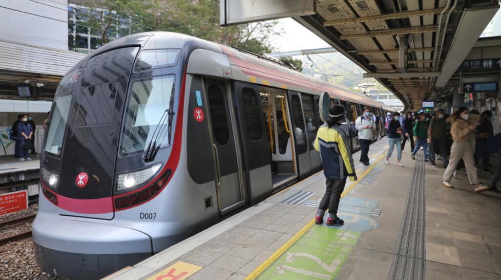 世紀暴雨｜運輸署：大部分港鐵路線現時維持服務