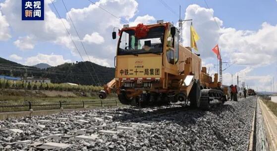 滇藏鐵路麗江至香格里拉段全線鋪軌完成 