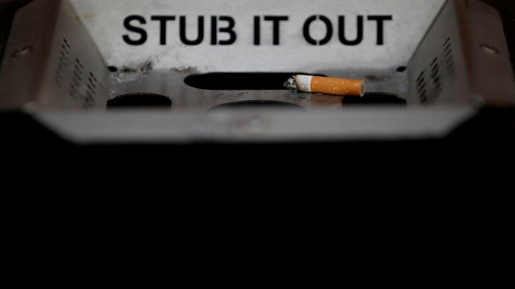 英媒：英國考慮對青少年禁售香煙