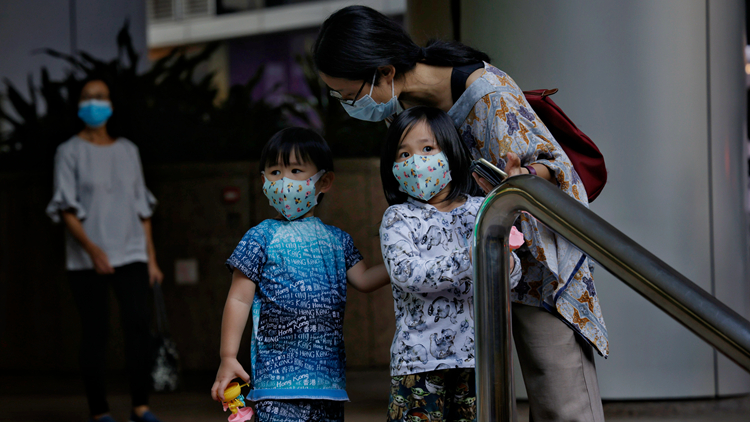 20月大男嬰感染新冠併發死亡 專家籲兒童盡快接種疫苗