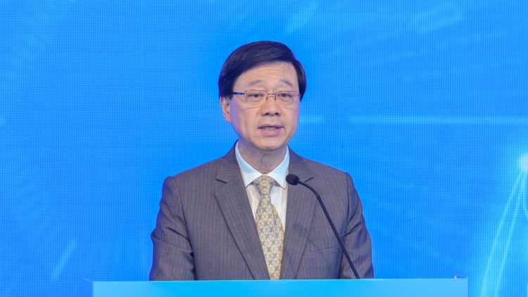 李家超歡迎載人航天工程代表團訪港 相信將在港掀航天熱潮