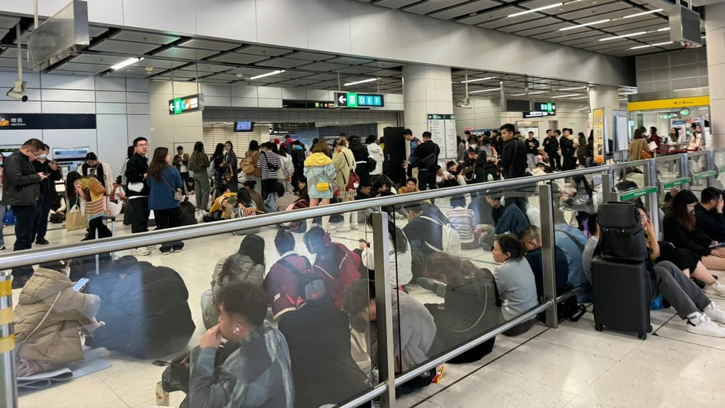 除夕夜大批旅客滯留 運輸署：研優化通關安排