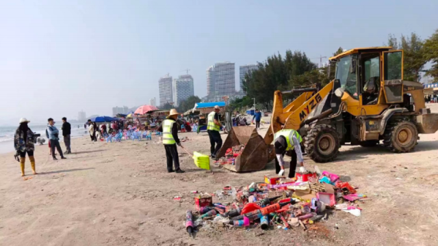 跨年夜惠州一海灘留下滿地煙花垃圾？當地回應