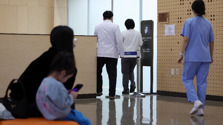 韓國逾6000名實習和住院醫生提出辭職 政府責令返回崗位