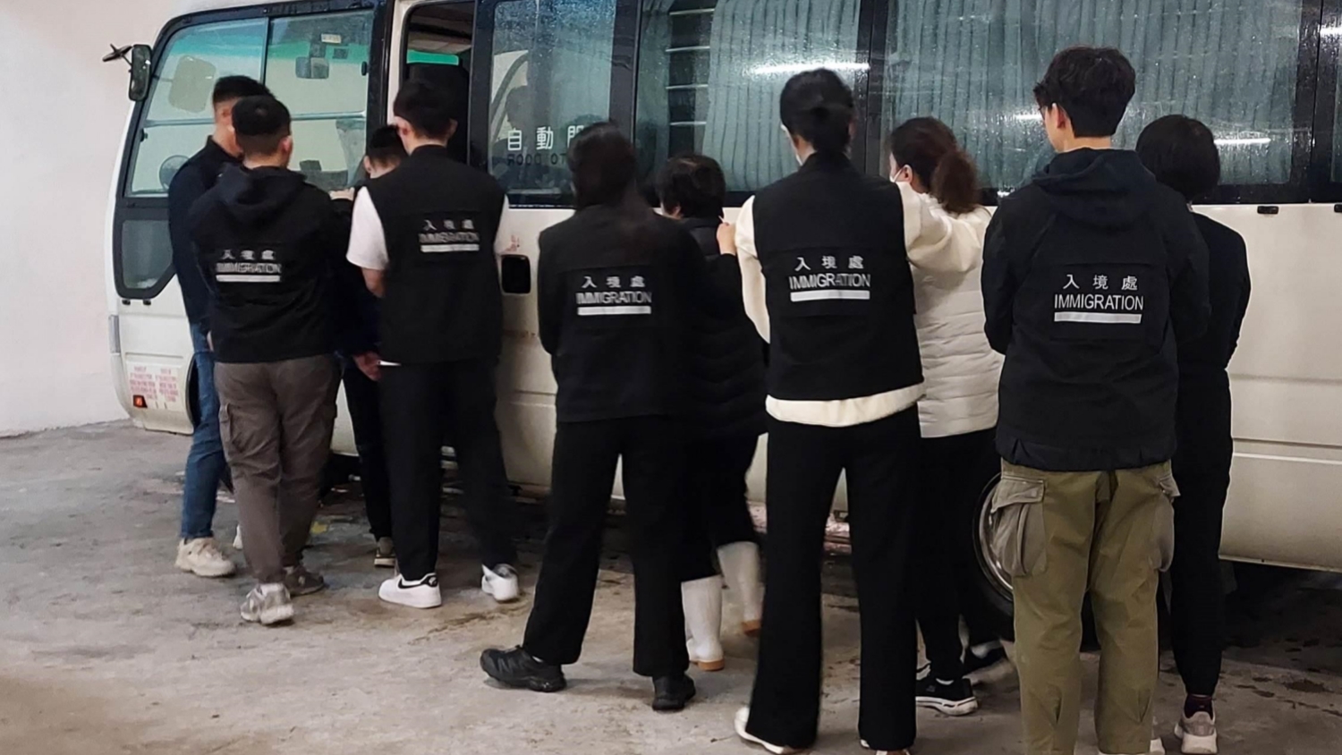 入境處反非法勞工行動拘13人