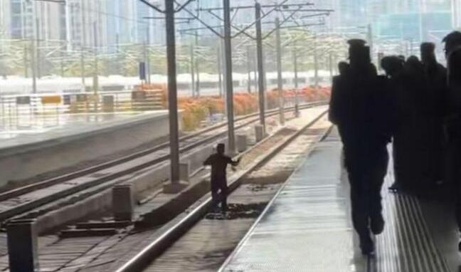 突發！一男子闖入動車軌道奔跑致杭州東站列車大面積晚點