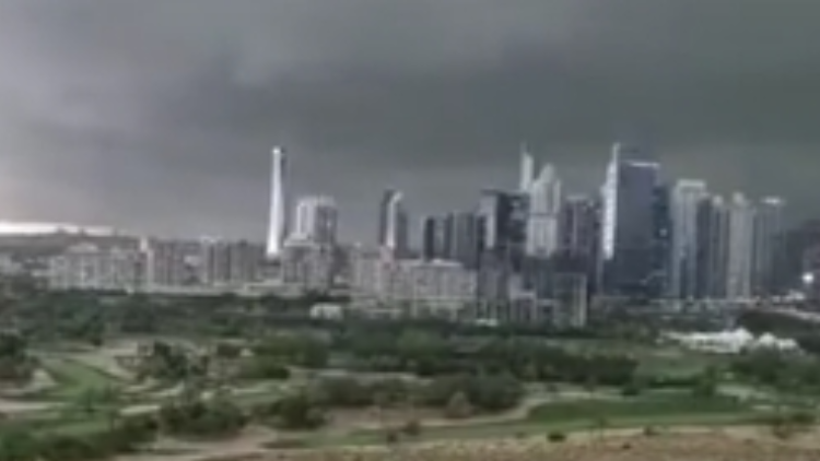阿聯酋遇罕見暴雨 杜拜機場被淹