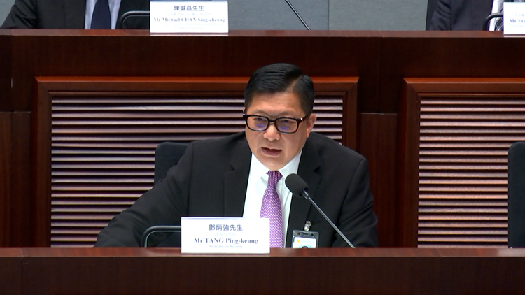 鄧炳強：性罪行定罪紀錄查核機制第四季擴大至補習老師等準自僱人士