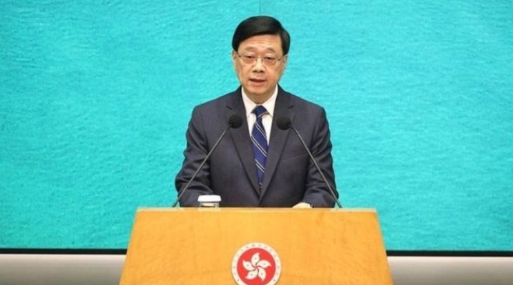 直播丨行政長官李家超見記者
