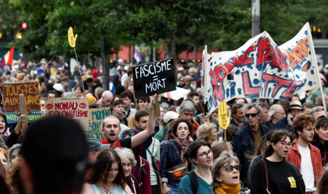法國多地舉行大規模遊行反對極右翼崛起