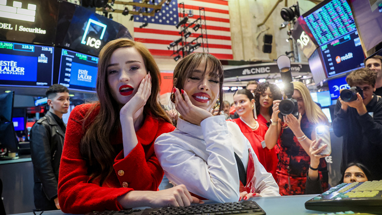 美股牛氣沖天 標指首破5500點 創歷史新高