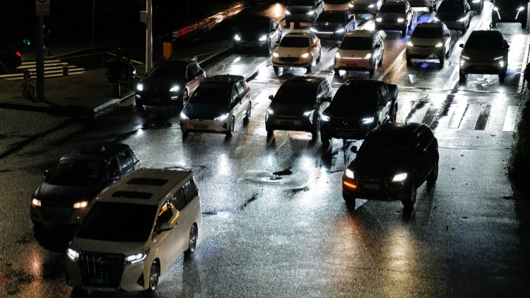 暴雨+9級陣風來了！深圳部分列車停運