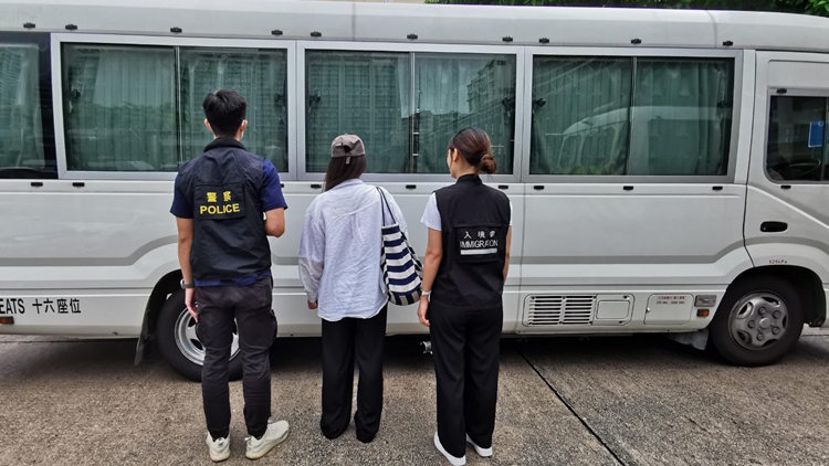 警方旺角打擊黑工 拘捕11名女子