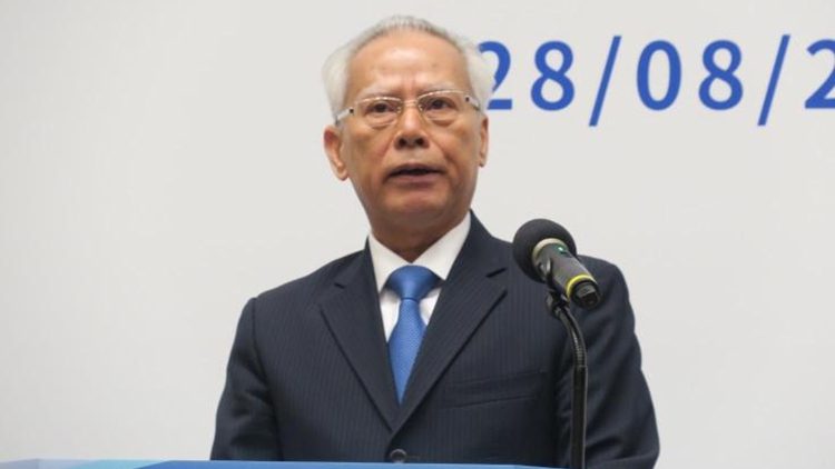 岑浩輝正式宣布參選澳門特區第六任行政長官