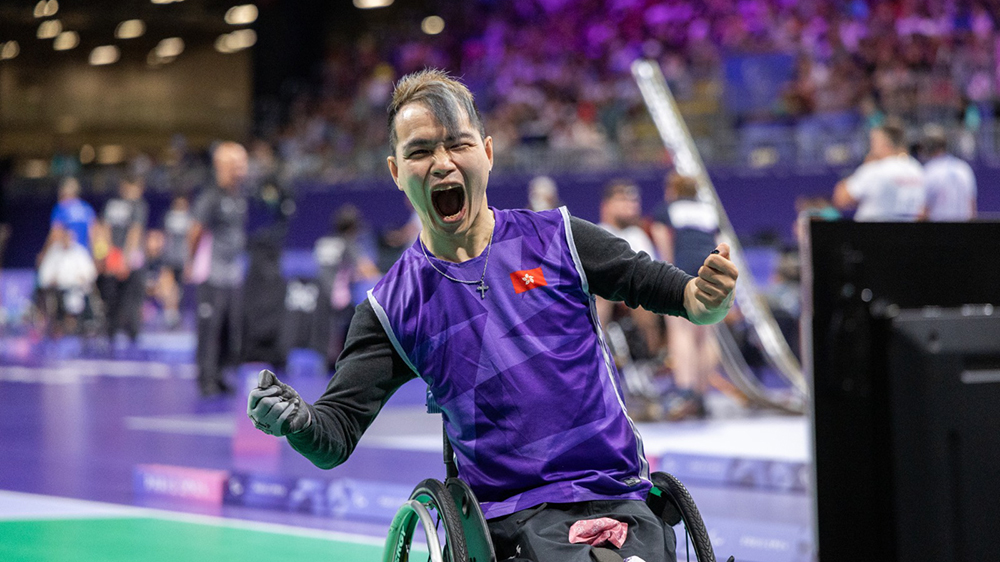 官員議員祝賀龍子健在巴黎殘奧會奪得金牌